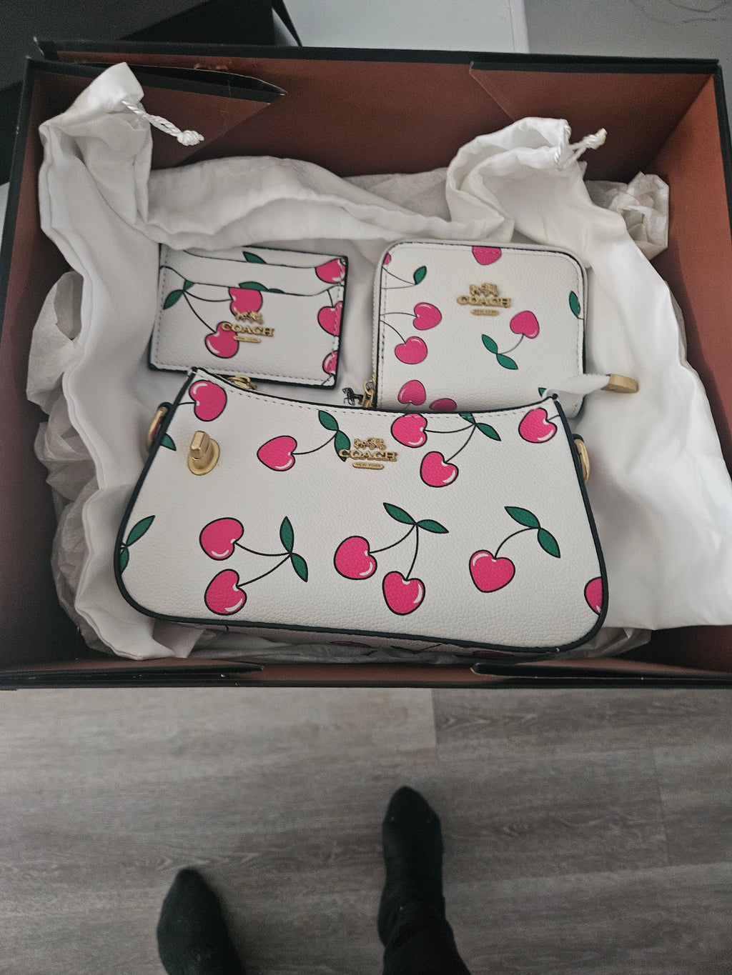 Coach cherry gift set