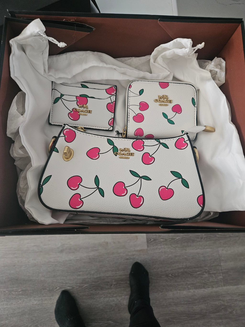 Coach cherry gift set